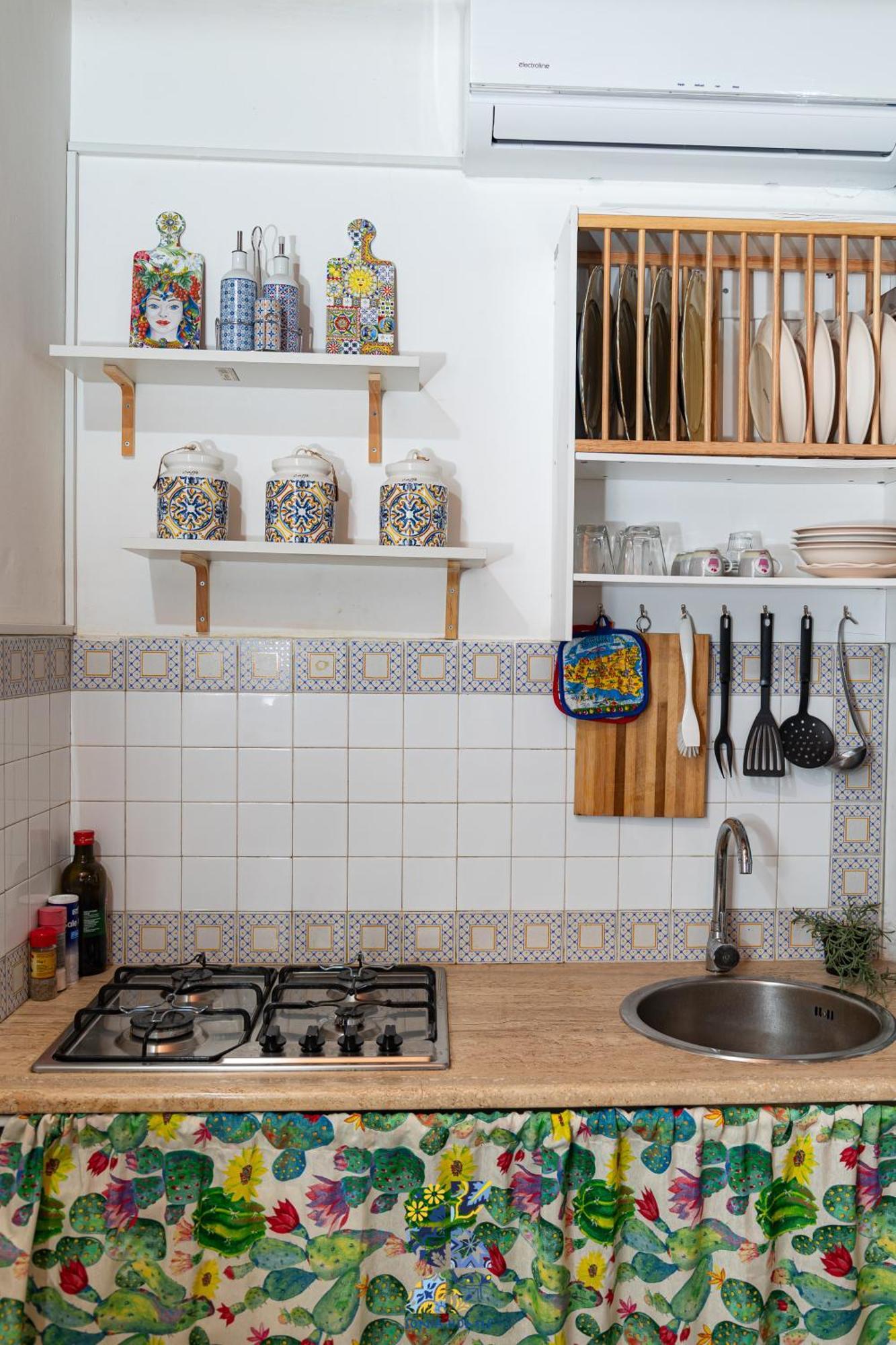La Rocca Apartment Of Ballaro Палермо Екстериор снимка
